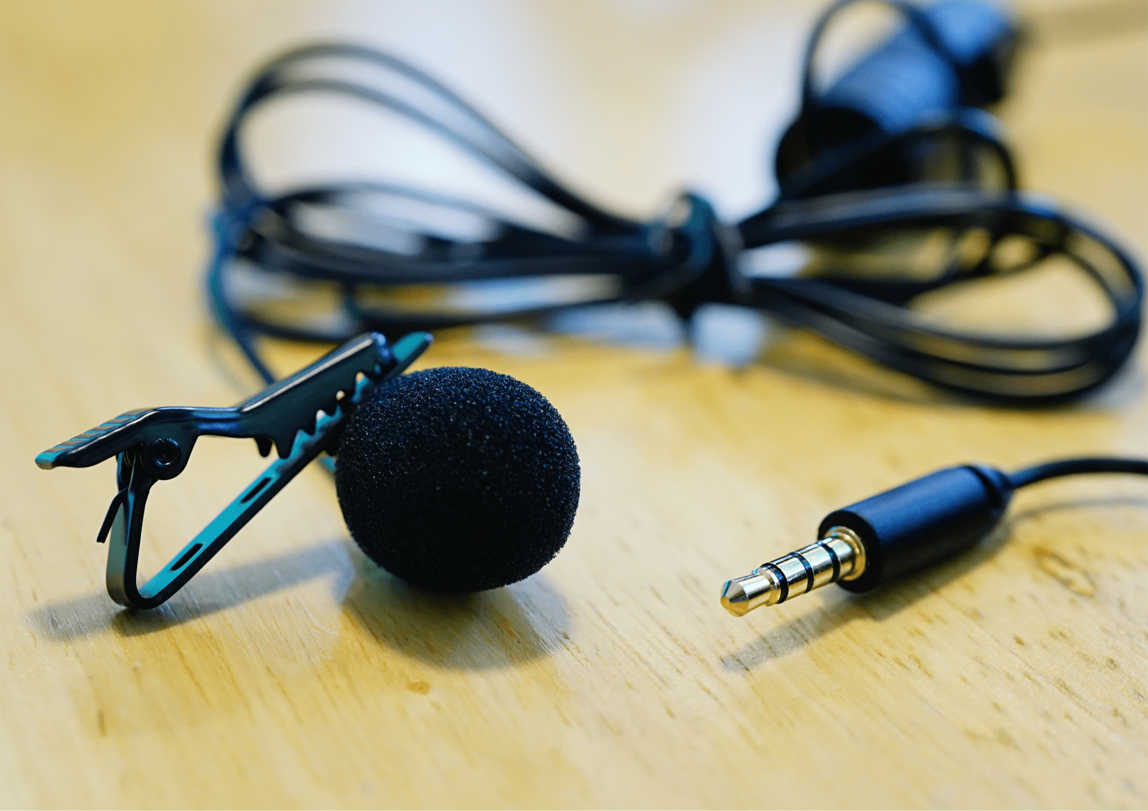 Read more about the article Mikrofon do nagrywania smartfonem – jaki wybrać?